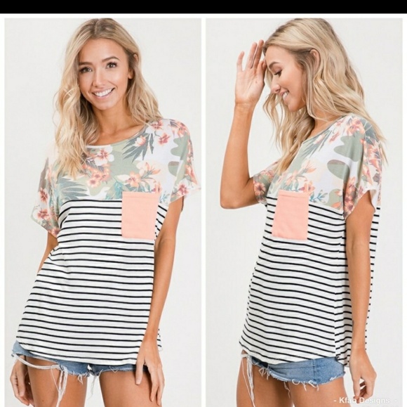 LAST ONE! Color-Block Top w/ Tropical Flowers 😍 - Picture 2 of 7